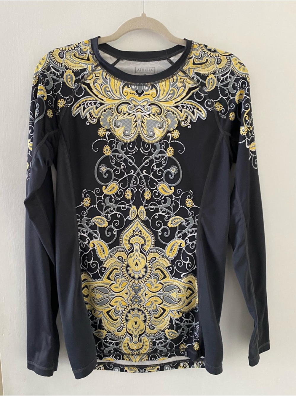 Athleta Rash Guard Black with Yellow & White Paisley Accents Size Small Tall